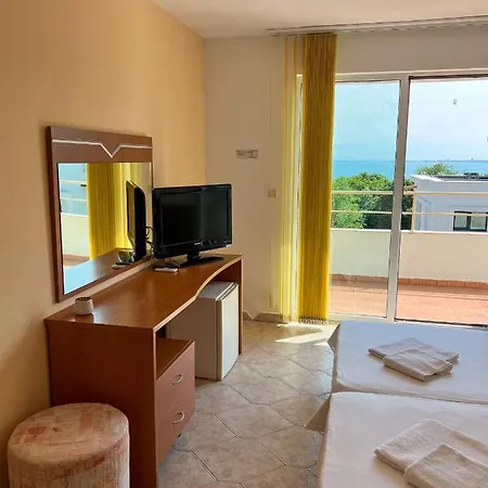 кристал فندق