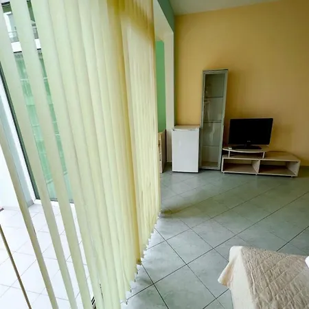 кристал فندق 3*