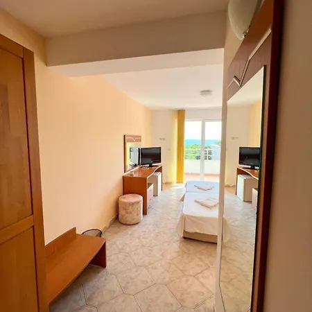 فندق кристал رافدا